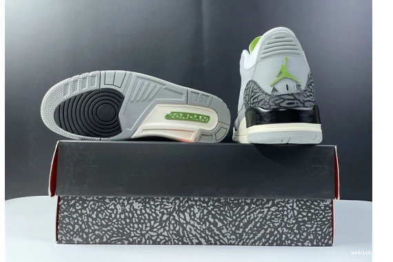 Rep EP Jordan 136064-006 Chlorophyll Retro Air 136064-006 3 0409